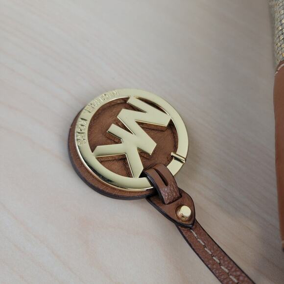 Michael Kors Bucket Bag - Picture 8 of 10